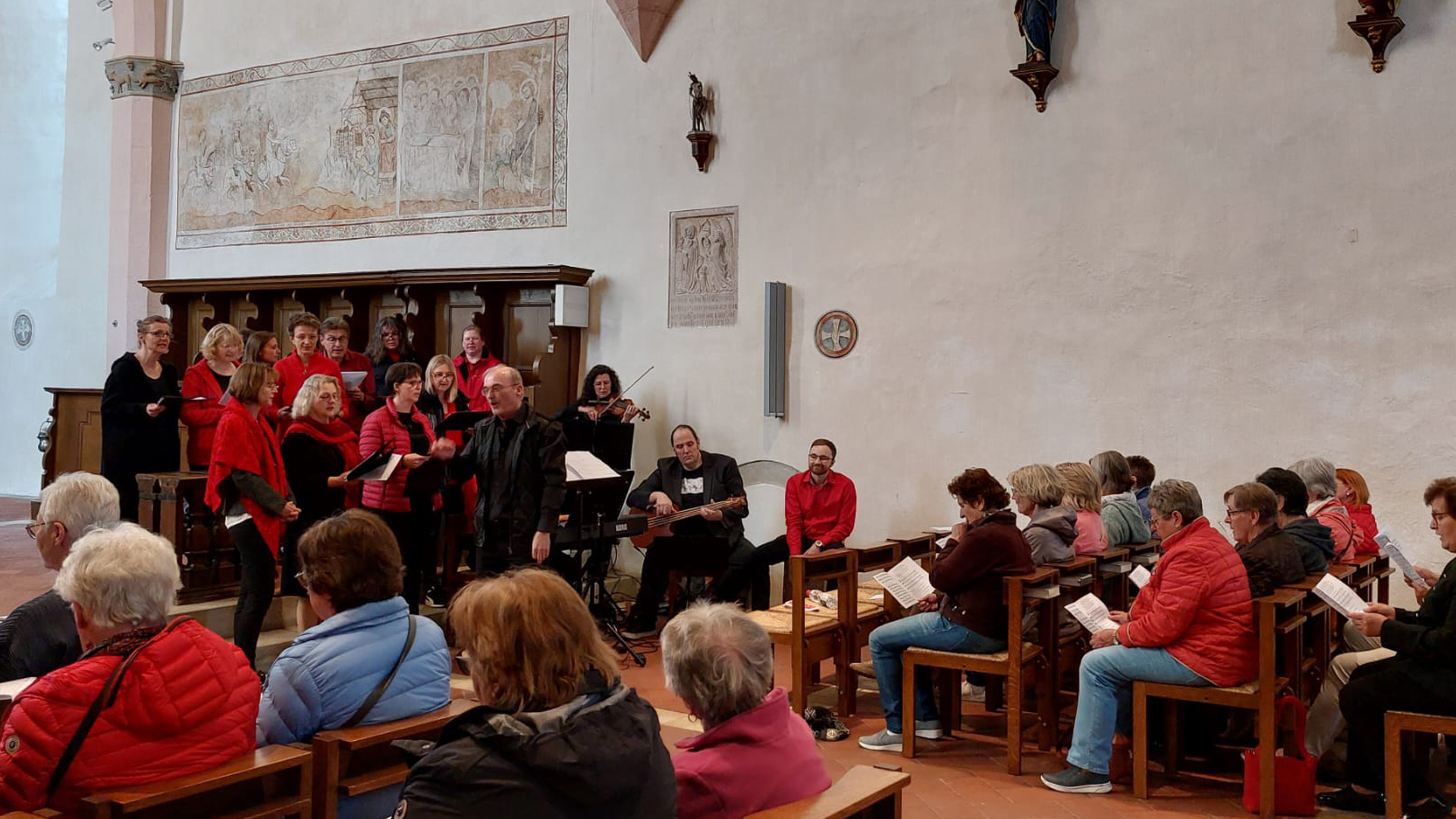Gut besuchte Frauenliturgie in der "Kirche unserer Lieben Frau" auf dem Adlersberg Gut besuchte Frauenliturgie in der "Kirche unserer Lieben Frau" auf dem Adlersberg